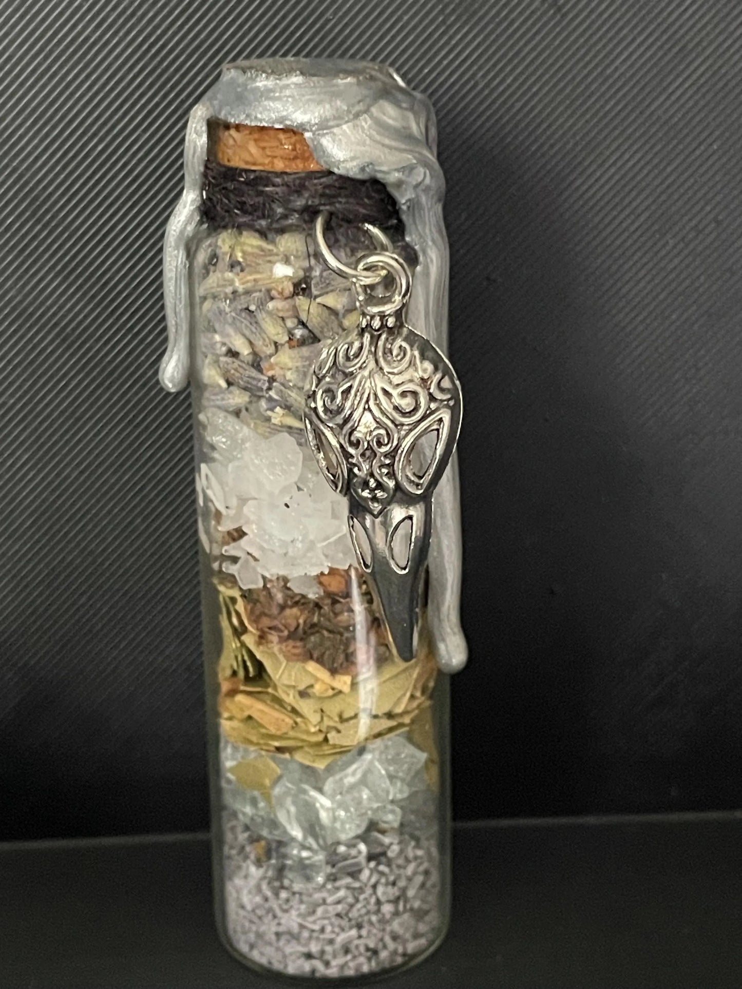 Mystery Familiar Box – Blind-Chosen Owl/Raven/Wolf/Fox/Cat + Altar Cloth, Candle & Protection Spell Jar